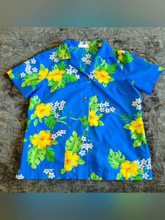 Royal Hawaiian Tops - Royal Hawaiian | Vintage Blue + Yellow Floral Button-Up